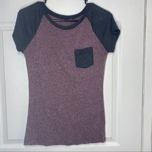 Juniors small Zine T-shirt